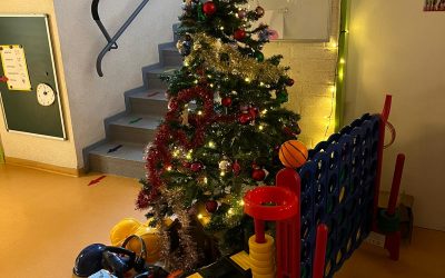 4-Gewinnt-Spiel, Werkzeugset und -koffer, Bauhelme, Warnwesten, Kinderschminke